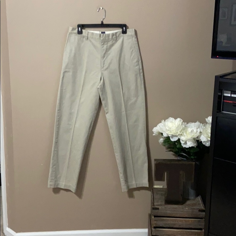 Gap Khakis Straight Stretch Pants 33/32 RN54023